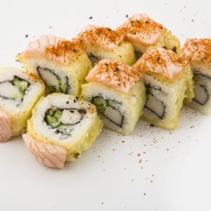 SALMON TEMPURA ROLL